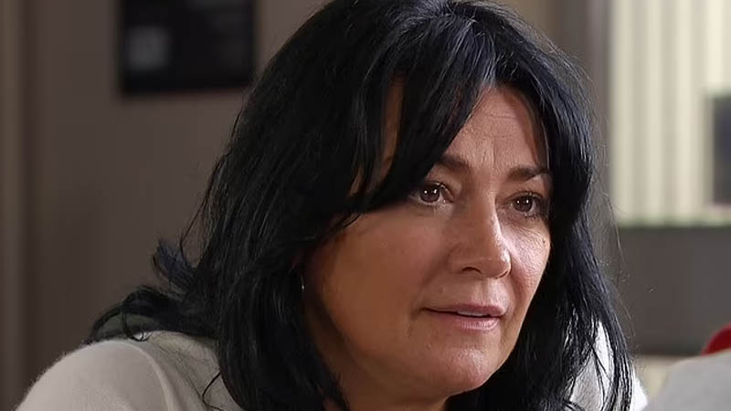 Natalie J Robb